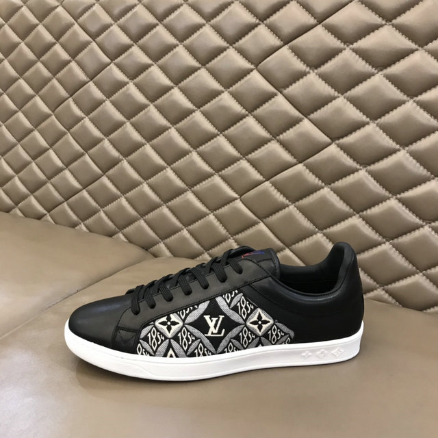 men LV shoes-206